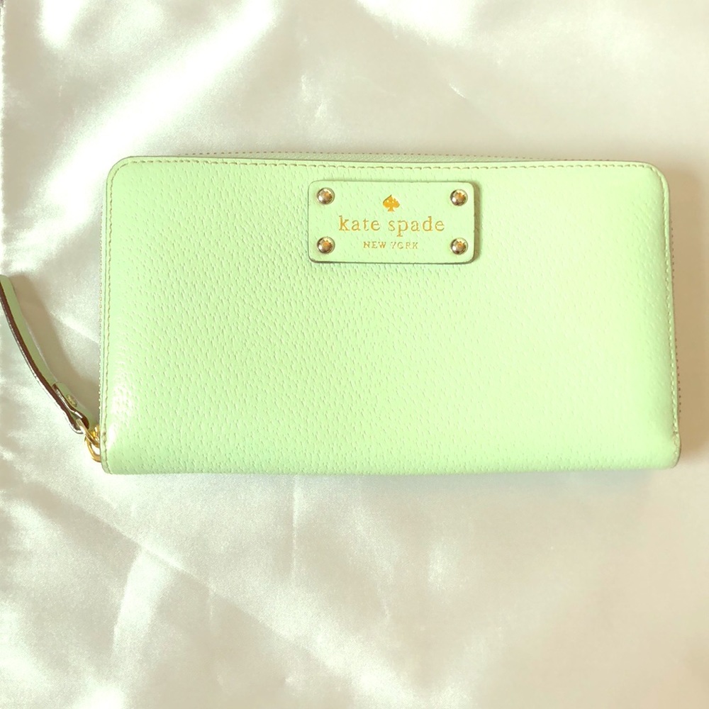 Kate Spade Wallet - Picture 2 of 3